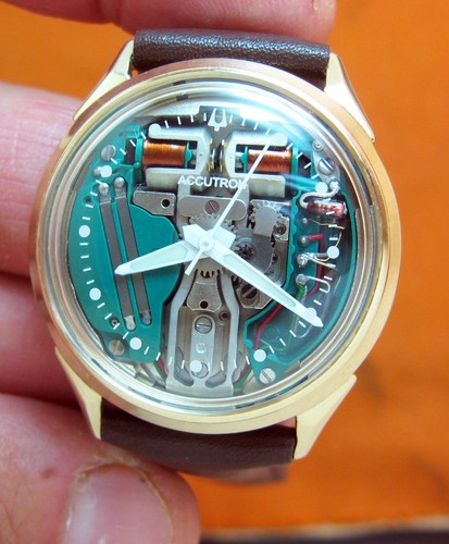 214 accutron spaceview 10kt