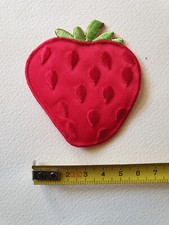 ricamo termoadesivo FRAGOLA