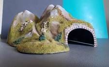 GALLERIA INGRESSO CON CURVA DOPPIO BINARIO 350x380x140 mm SCALA N PLZ 0102