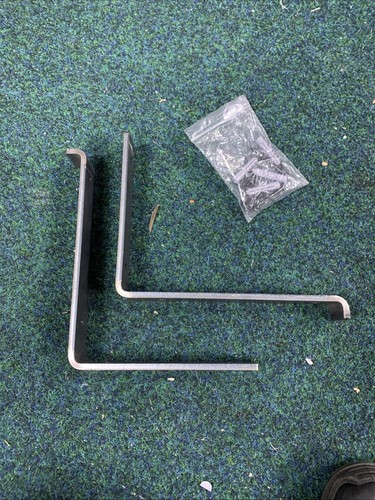Staffe per scaffali resistenti