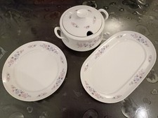 Bellissimo set di piatti da portata e zuppiera Porcellana Ungherese