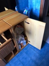 Mobiletto in legno massiccio + specchio da bagno