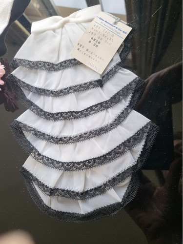 Col antico jabot - col,