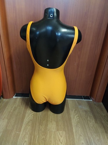 Costume intero ancora con