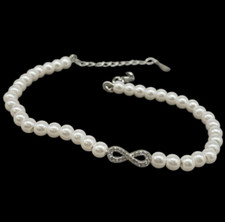 Bracciale di perle bianche