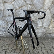 Pinarello Dogma F100 Limited Edition carbon frame - WORLDWIDE SHIPPING