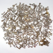 STOCK NUMEROSE PICCOLE CHIAVI ANTICHE IN FERRO E METALLO ANTIQUE KEYS 800 g W303