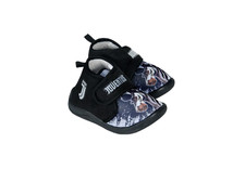 Pantofole chiuse a strappo da