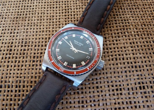 Rara lunetta acrilica rossa - lunetta,
