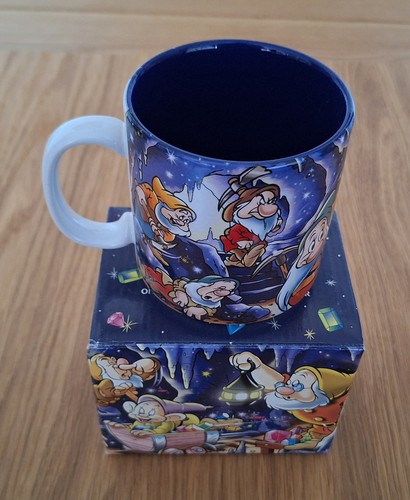 Snow white and dwarfs - snow,