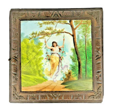 Particolare carillon con cassa in legno di rovere intagliato