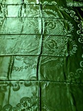 Coperta in Seta San Leucio in ottime condizioni.