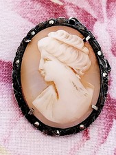 ANTICO CAMMEO DI CONCHIGLIA MONTATO A SPILLA / PENDENTE, ITALIA EPOCA 1900.