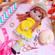 Bambola bambina Amigurumi