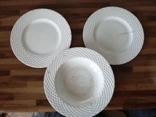 Tre piatti ceramica - , in