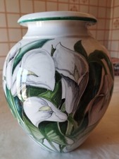 Vaso in ceramica con tulipani