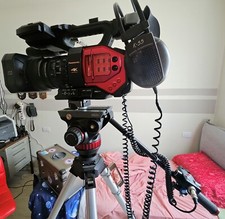 PANASONIC AG - DVX 200 CON UN MARE DI ACCESSORI