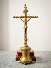 Antico crocifisso da altare in