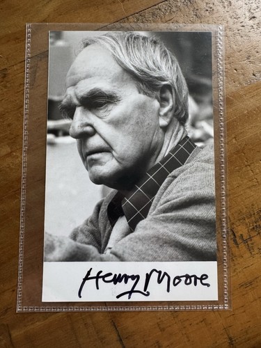 Artist sculptor henry moore - artist,