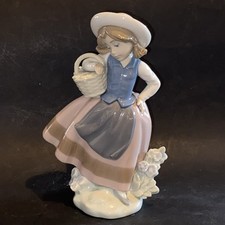 Statuetta Porcellana Di LLADRO Pastorella Statuetta Contadina A Cestino 4972