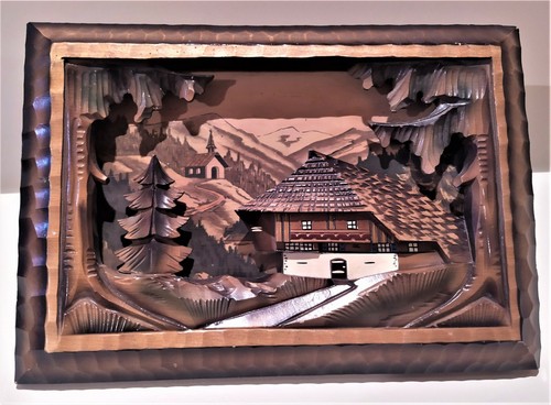 Quadro legno intarsiato a - in,