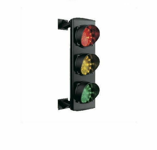 Semaforo rosso verde giallo - rosso,