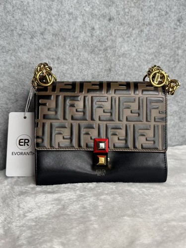 Auth fendi kan embossed - fendi, i