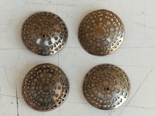 QUATTRO ANTICHI BOTTONI LIBERTY ORIGINALI IN METALLO ARGENTATO TRAFORATO Leggere