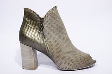 DIVINE FOLLIE J61  BUFALO