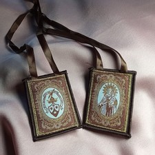 Scapolare tradizionale marrone