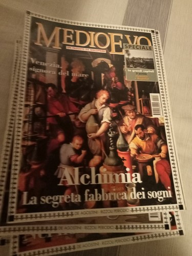 Medioevo anno 2000 annata - anno, 2000.