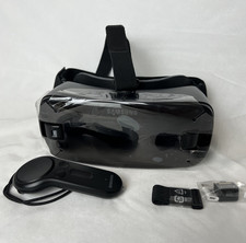 Samsung Gear VR con Controller Alimentato da Oculus (NON TESTATO)