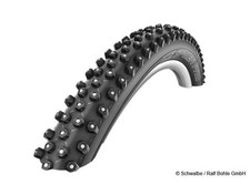 Pneumatico chiodato rigido