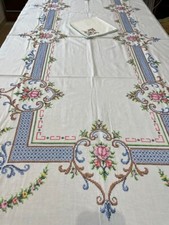 Tovaglia vintage ricamata a mano  a punto croce rara bellezza con 12 tovaglioli