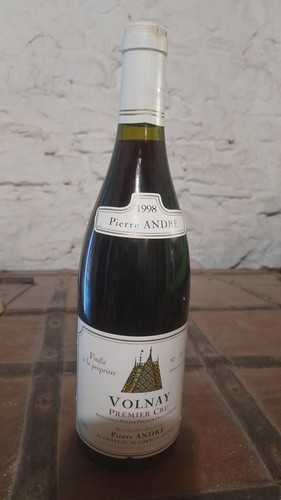 Vino vintage volnay - volnay, premier