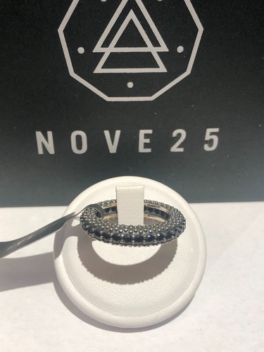 Nove25 fedina puntinata con