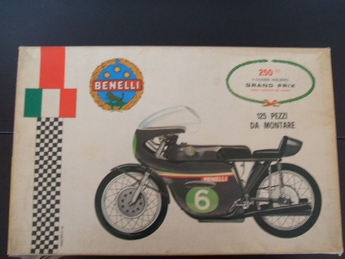 Maquette moto protar tres - 1/9.,