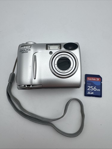 Nikon coolpix 5600 1 - nikon,