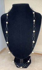 COLLANA ARGENTO ANNI 70 TIPO CHANEL MAGLIE A LOSANGA E PERLE BIANCHE VETRO CM 75