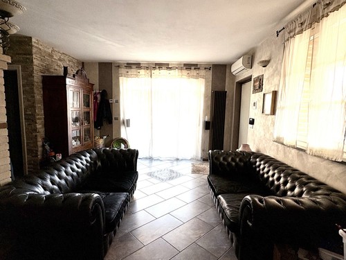 Coppia divani chesterfield - di,
