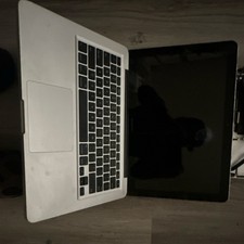 Apple MacBook 13-inch Silver