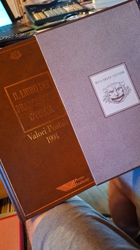 Libro dei francobolli - dei,