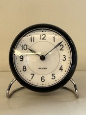 ARNE JACOBSEN 'STATION TABLE