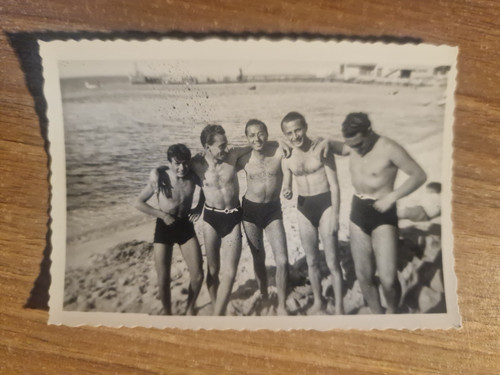 22891 foto uomini in posa - ,