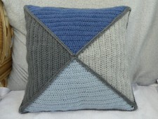 Copricuscino "Triangoli" fatto