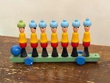 Birilli-personaggi in legno su