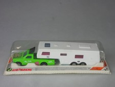 Majorette 4x4 Country Caravan