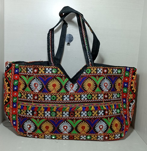 Borsa tote tribale ricamata