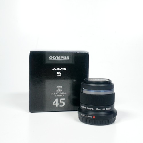Olympus 45mm 8 - 45mm, f1,8