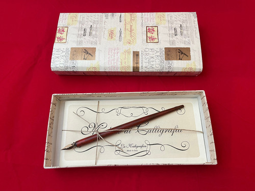 Kaligrafica canotto con - la, kaligrafica,